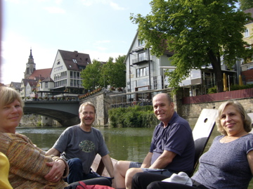 Tübingen: Stocherkahn Trip